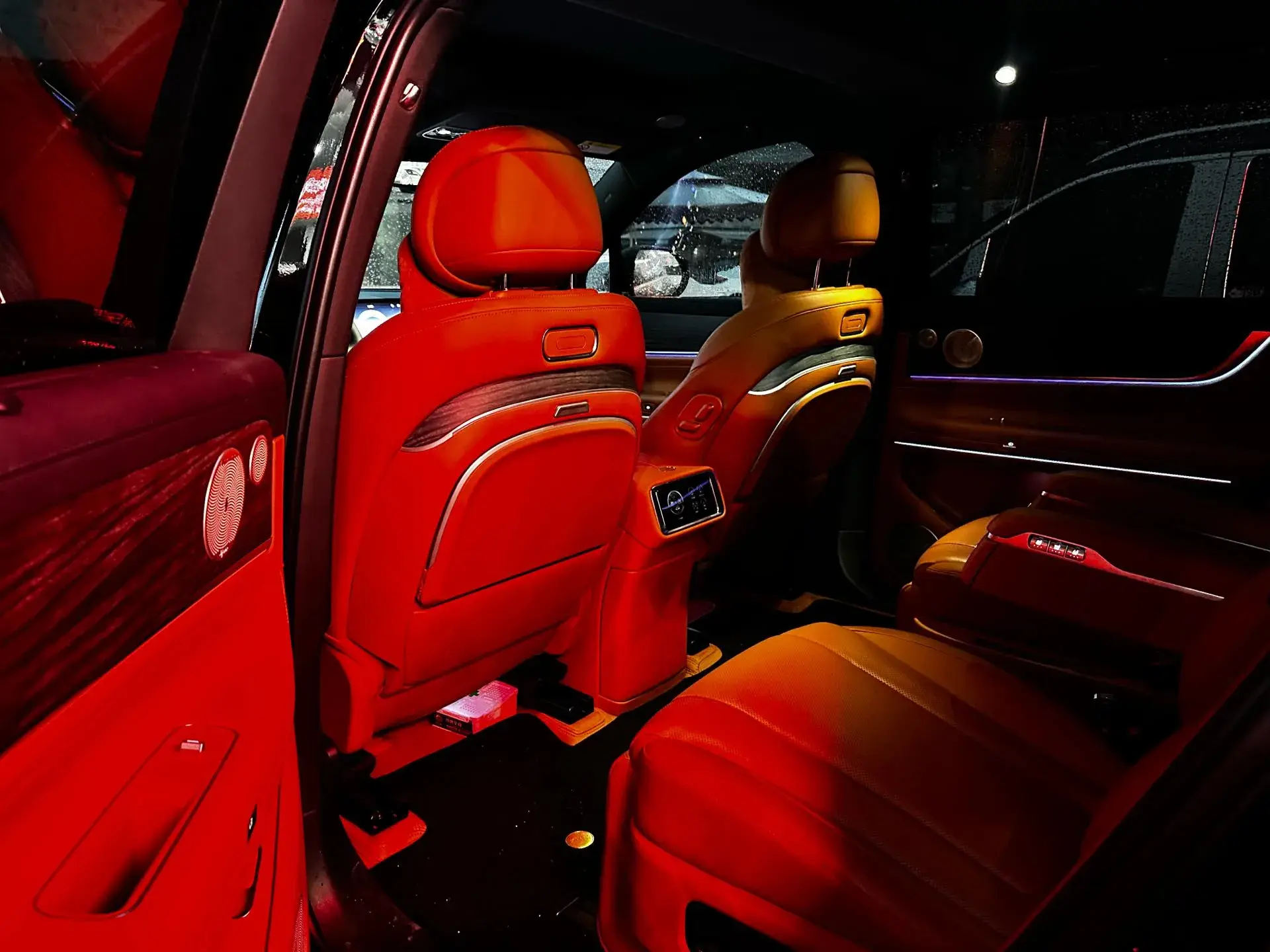 2025 AITO AITO thumbnail 4