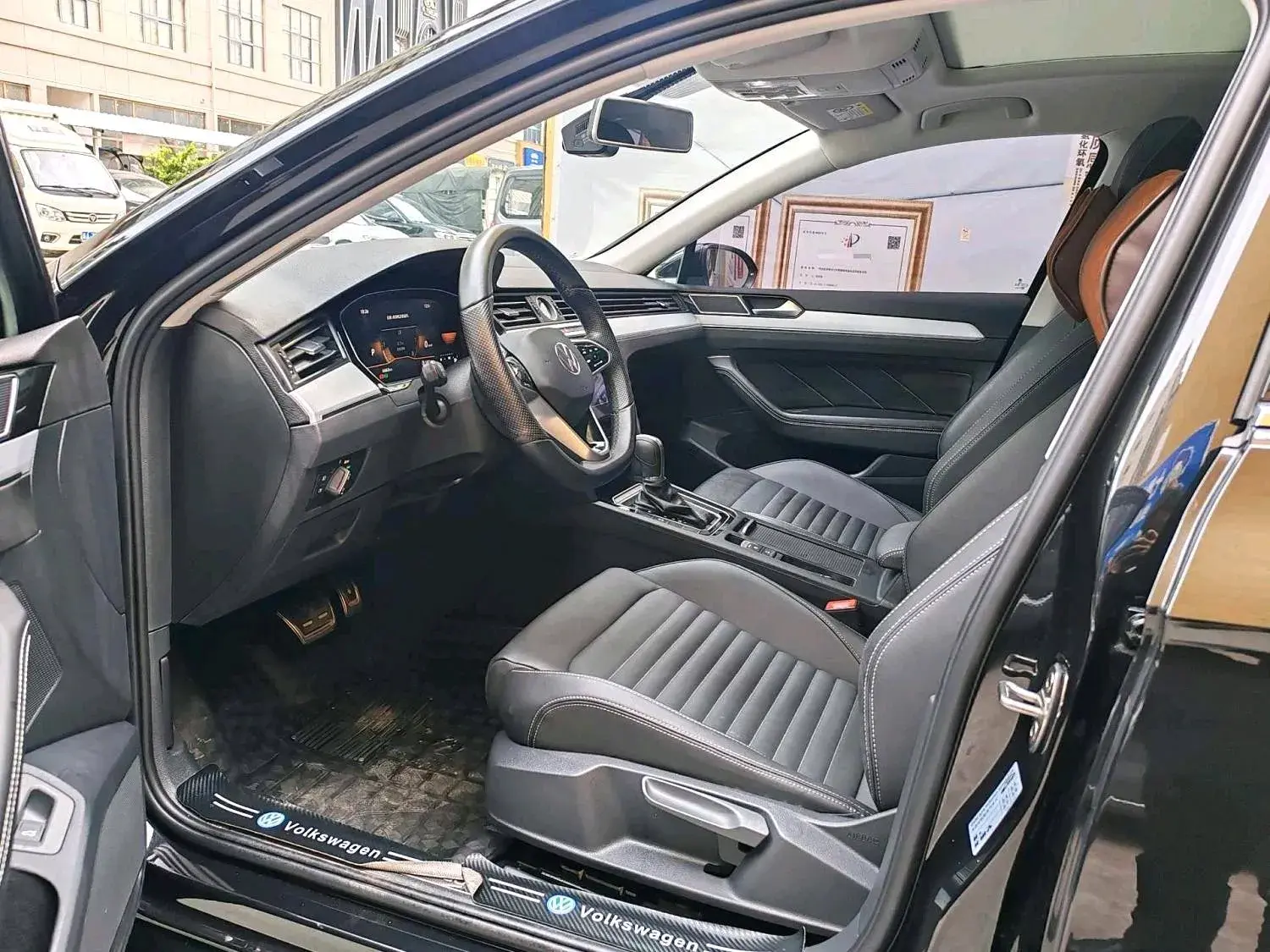 2023 VOLKSWAGEN MAGOTAN thumbnail 2