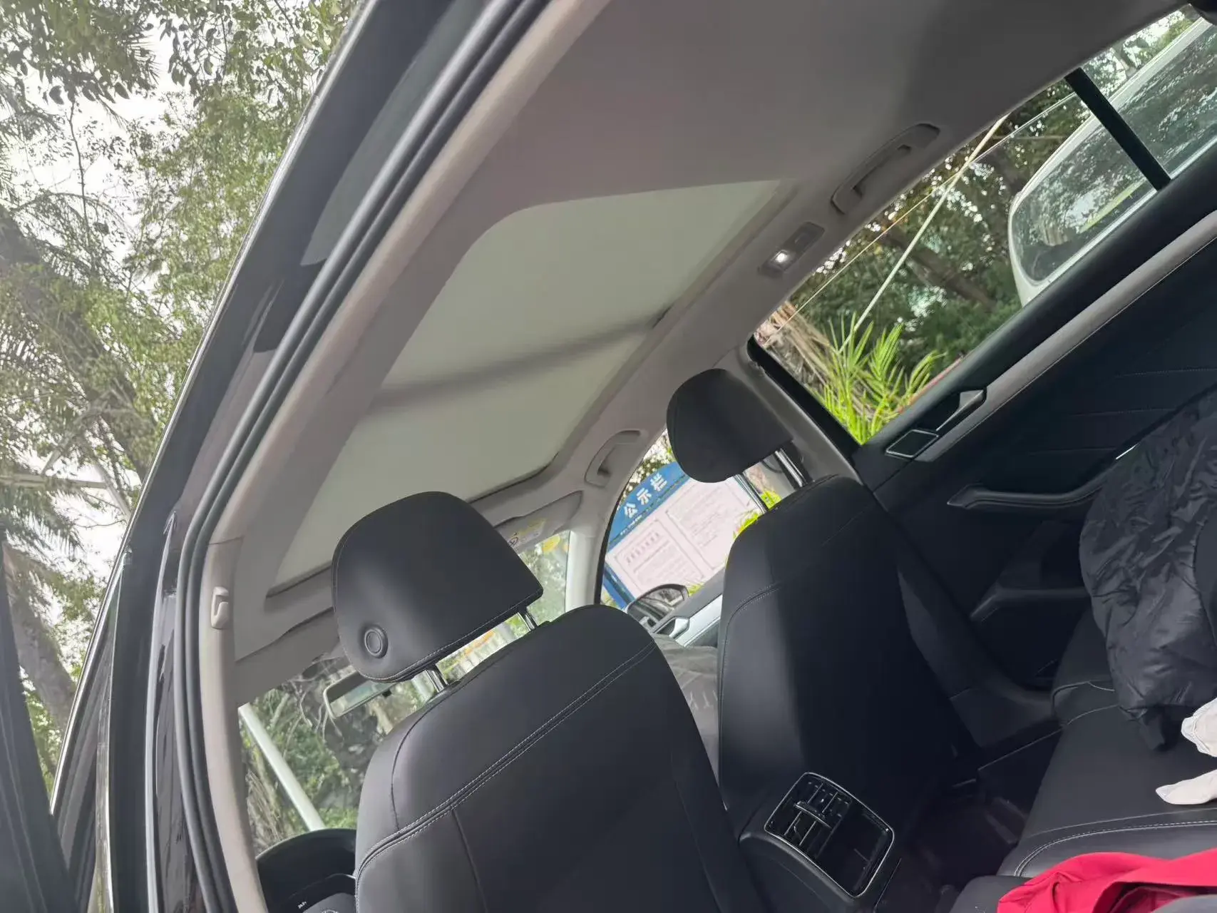 2023 VOLKSWAGEN MAGOTAN thumbnail 4