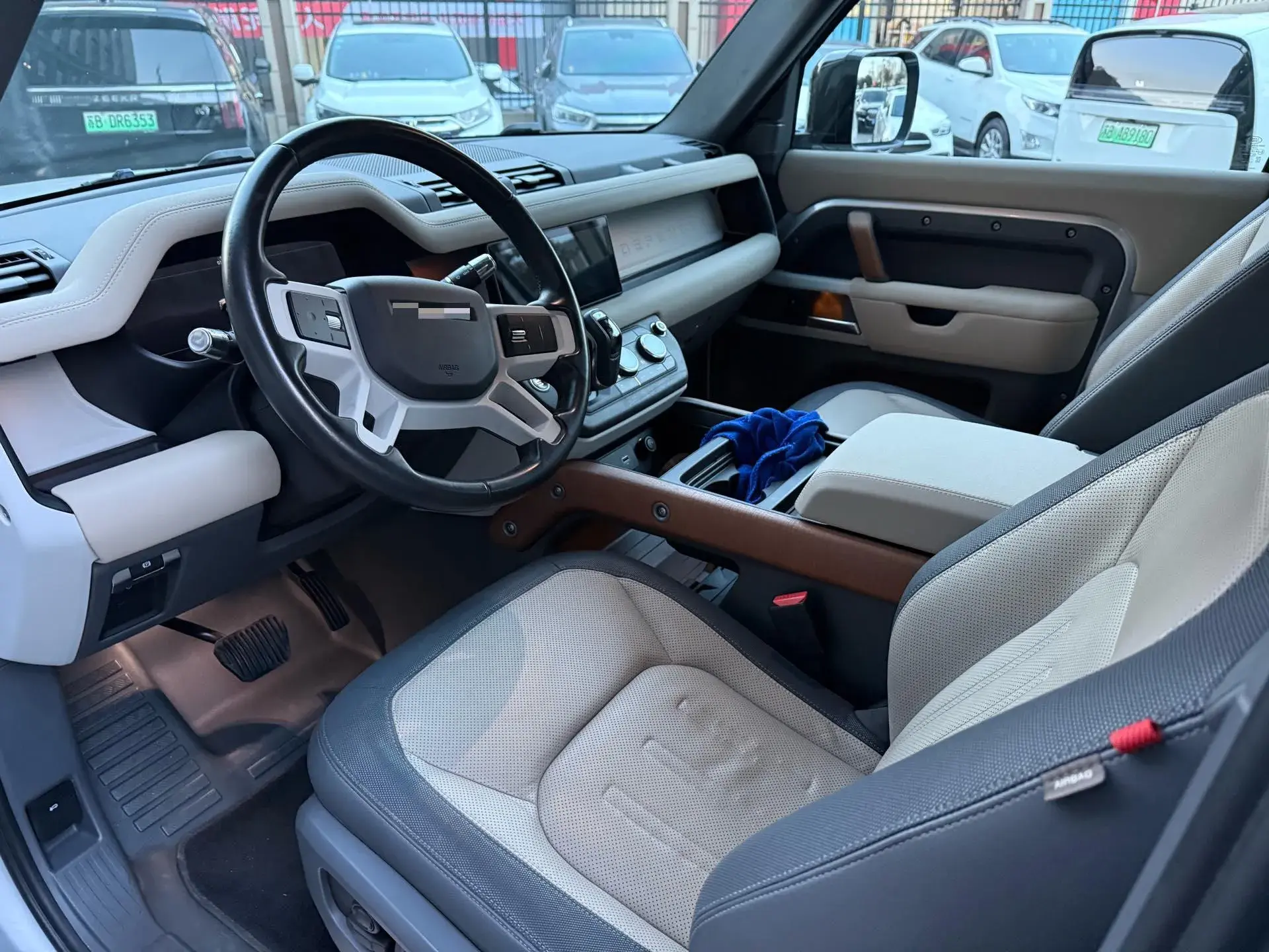 2021 LAND ROVER thumbnail 3