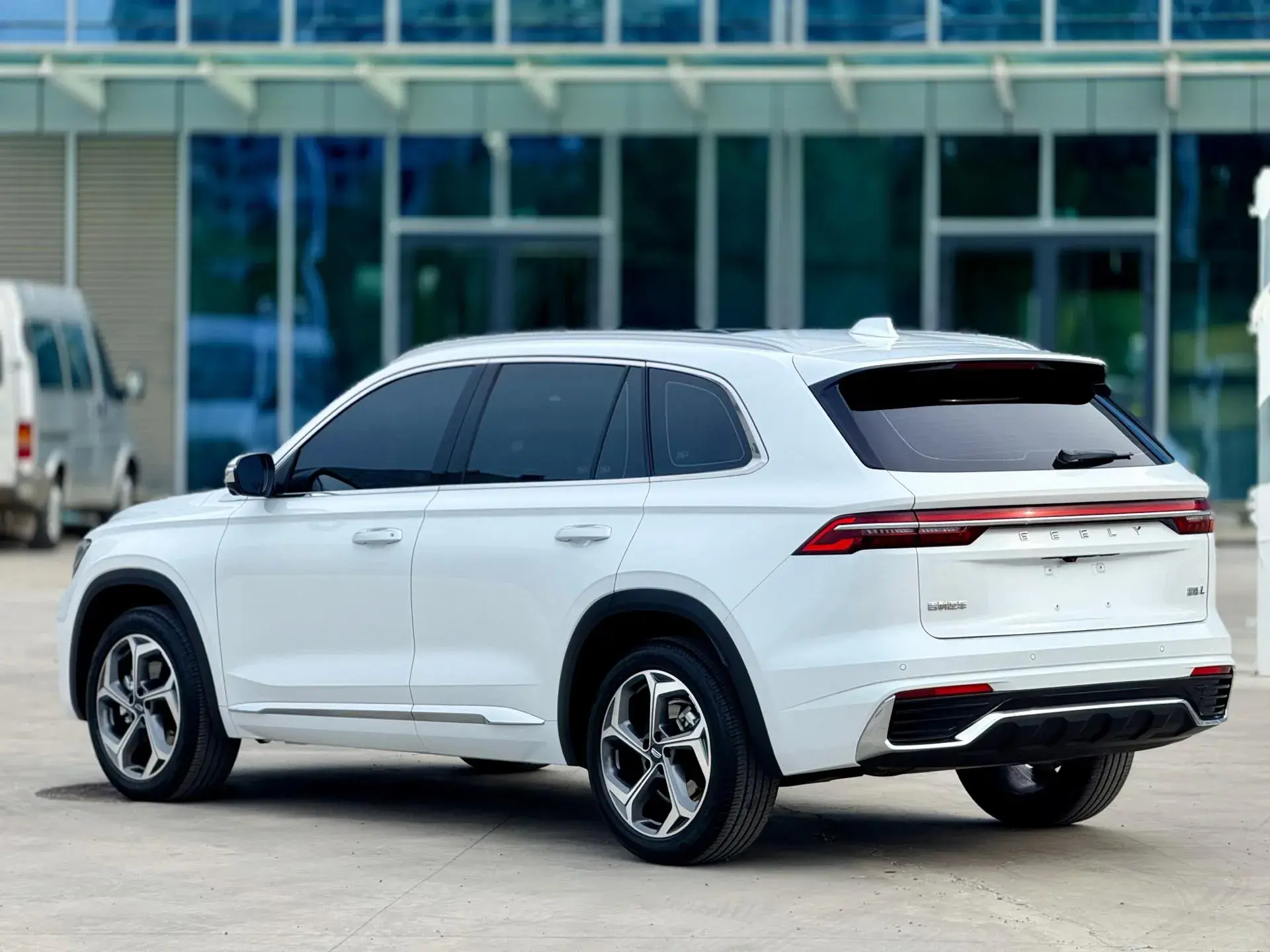 2021 GEELY MONJARO thumbnail 4
