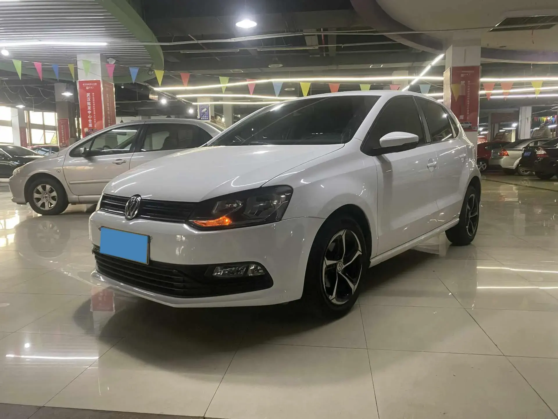 2018 VOLKSWAGEN POLO view 1