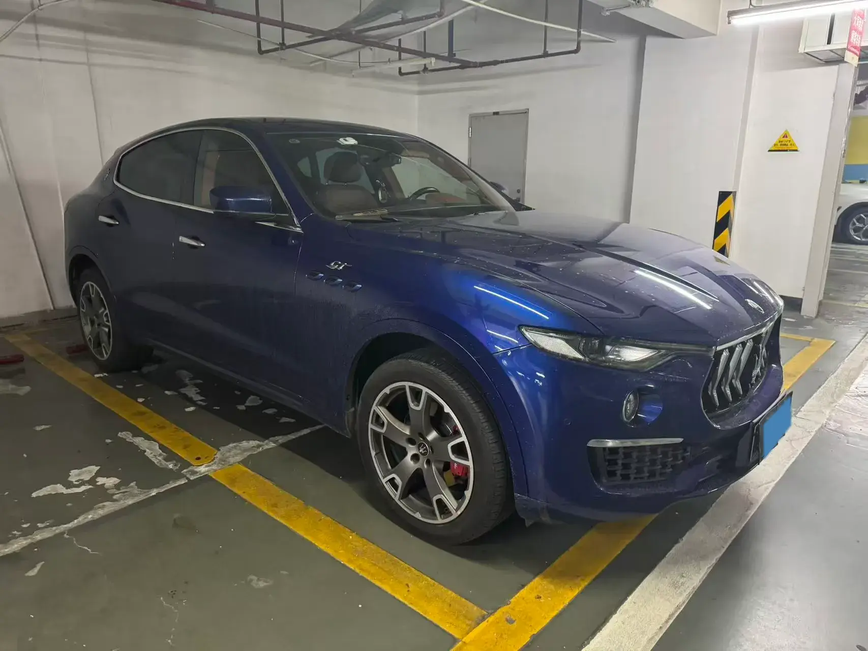 2022 MASERATI LEVANTE thumbnail 3