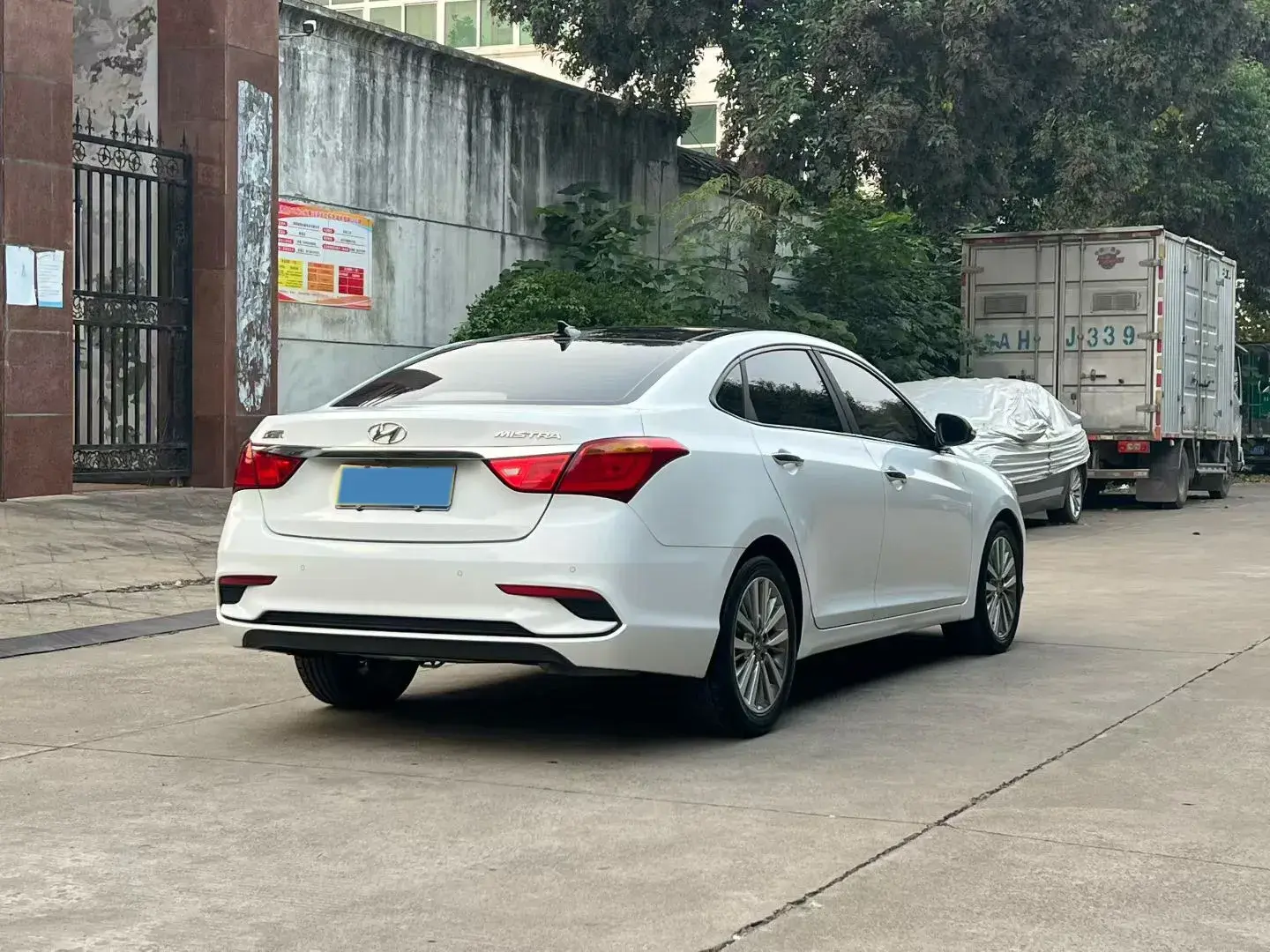 2017 HYUNDAI MISTRA thumbnail 4