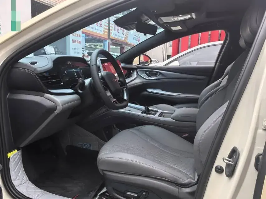 2024 BYD SEAL thumbnail 3