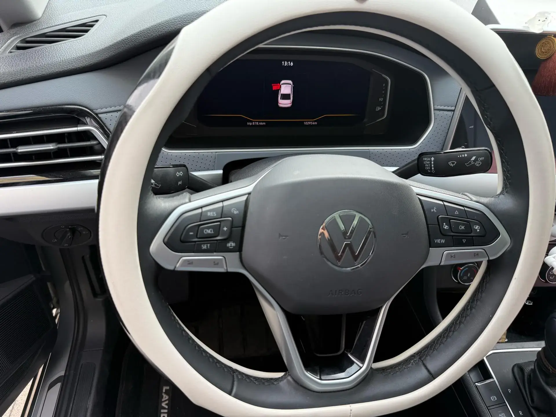 2023 VOLKSWAGEN LAVIDA thumbnail 4