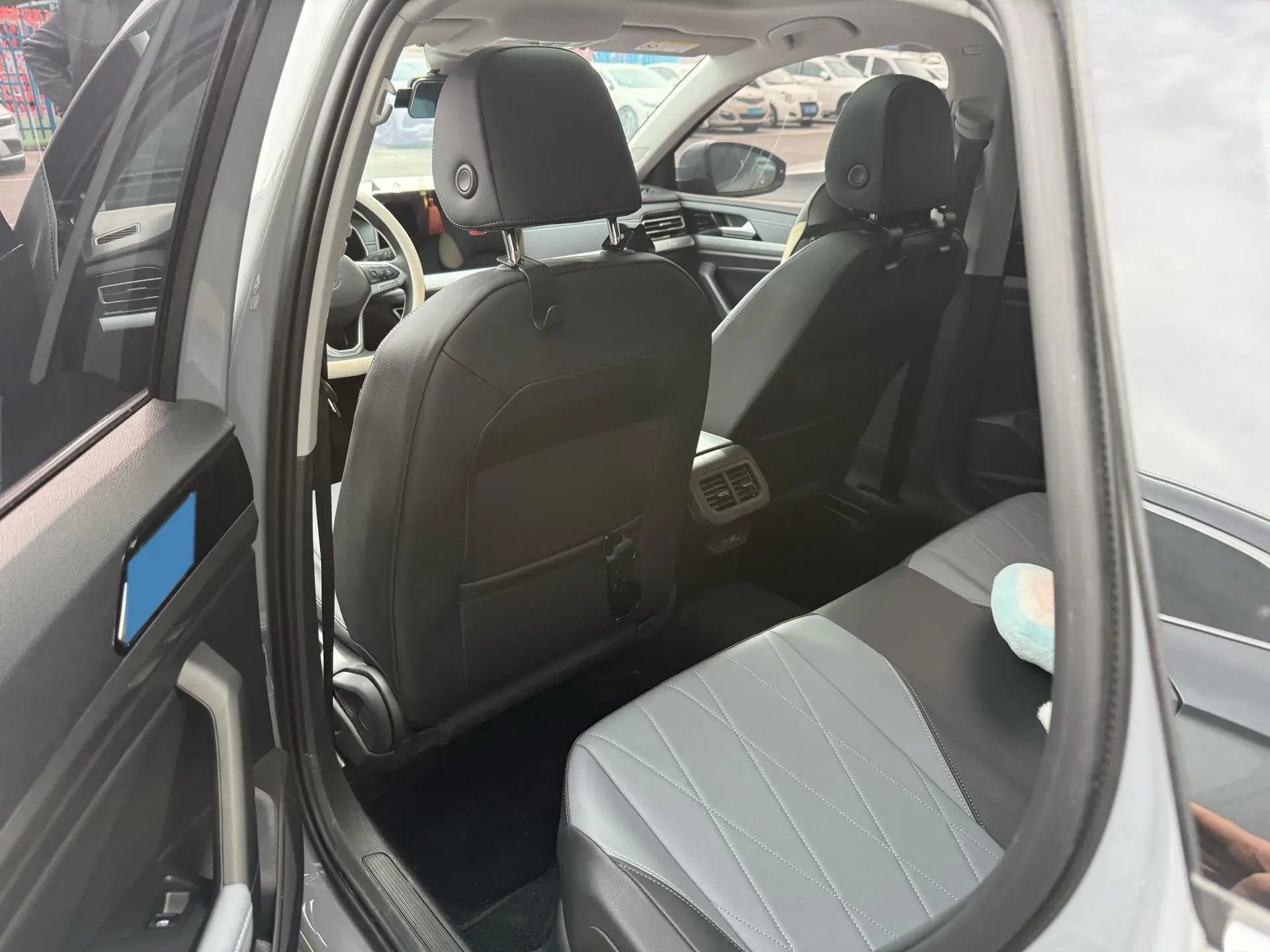 2023 VOLKSWAGEN LAVIDA thumbnail 3