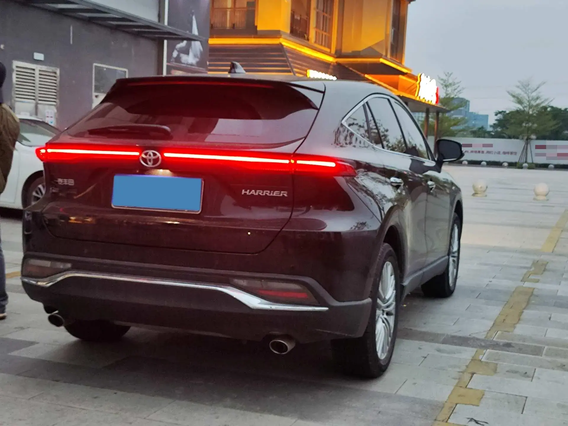 2024 TOYOTA HARRIER thumbnail 3