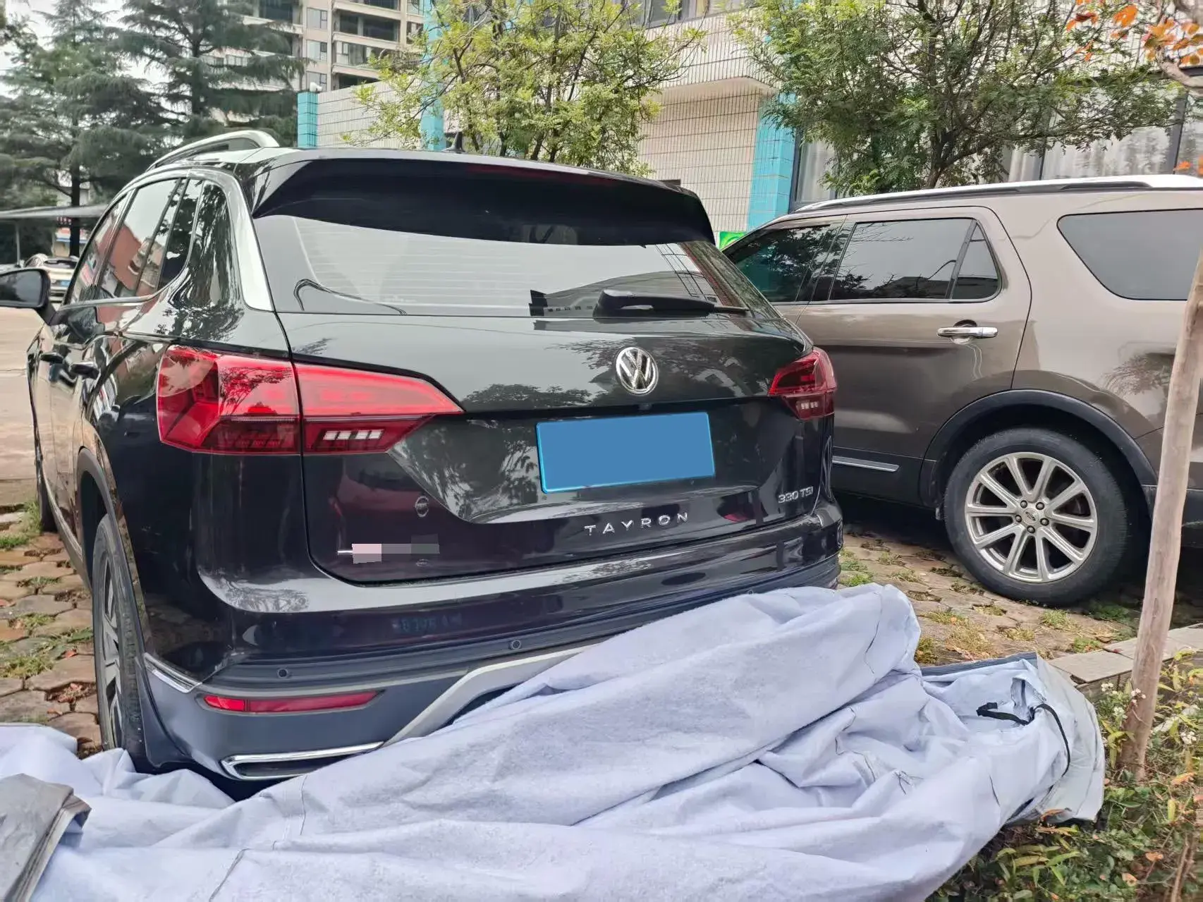 2021 VOLKSWAGEN TAYRON thumbnail 4