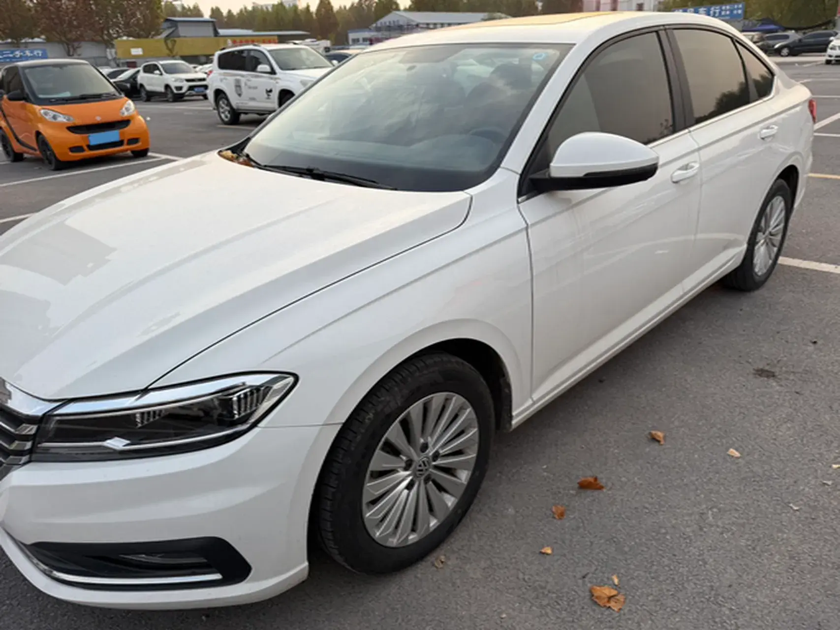 2019 VOLKSWAGEN LAVIDA thumbnail 2