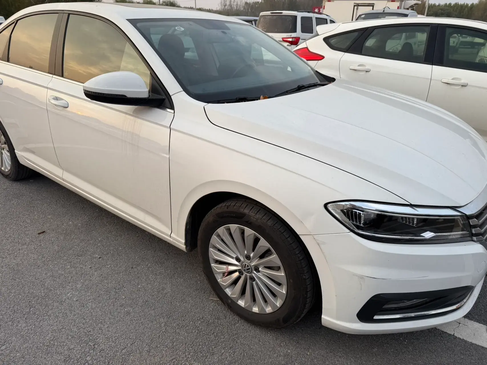 2019 VOLKSWAGEN LAVIDA thumbnail 3