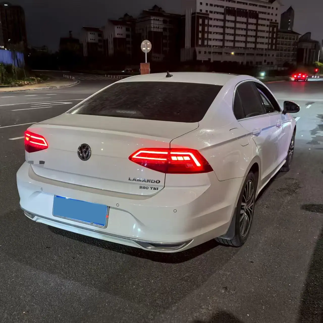 2019 VOLKSWAGEN LAMANDO thumbnail 3