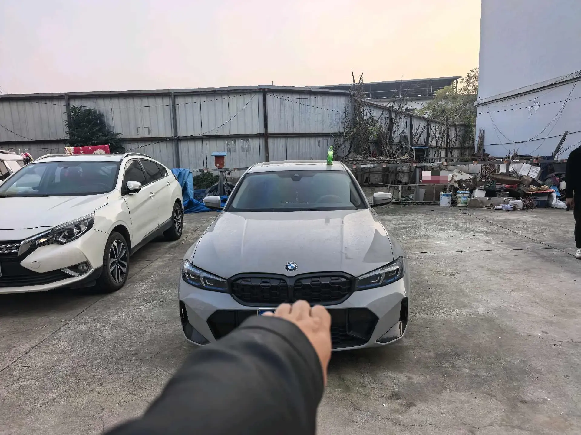 2023 BMW 3 thumbnail 2