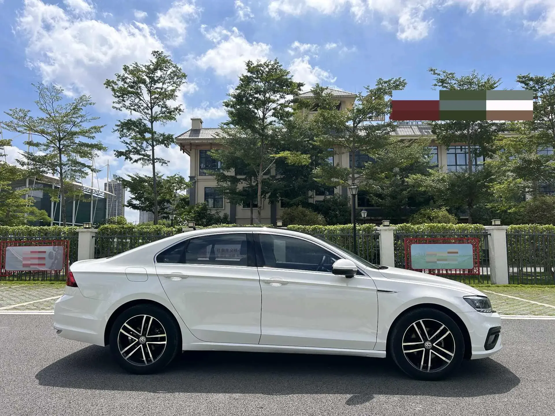 2019 VOLKSWAGEN LAMANDO thumbnail 3