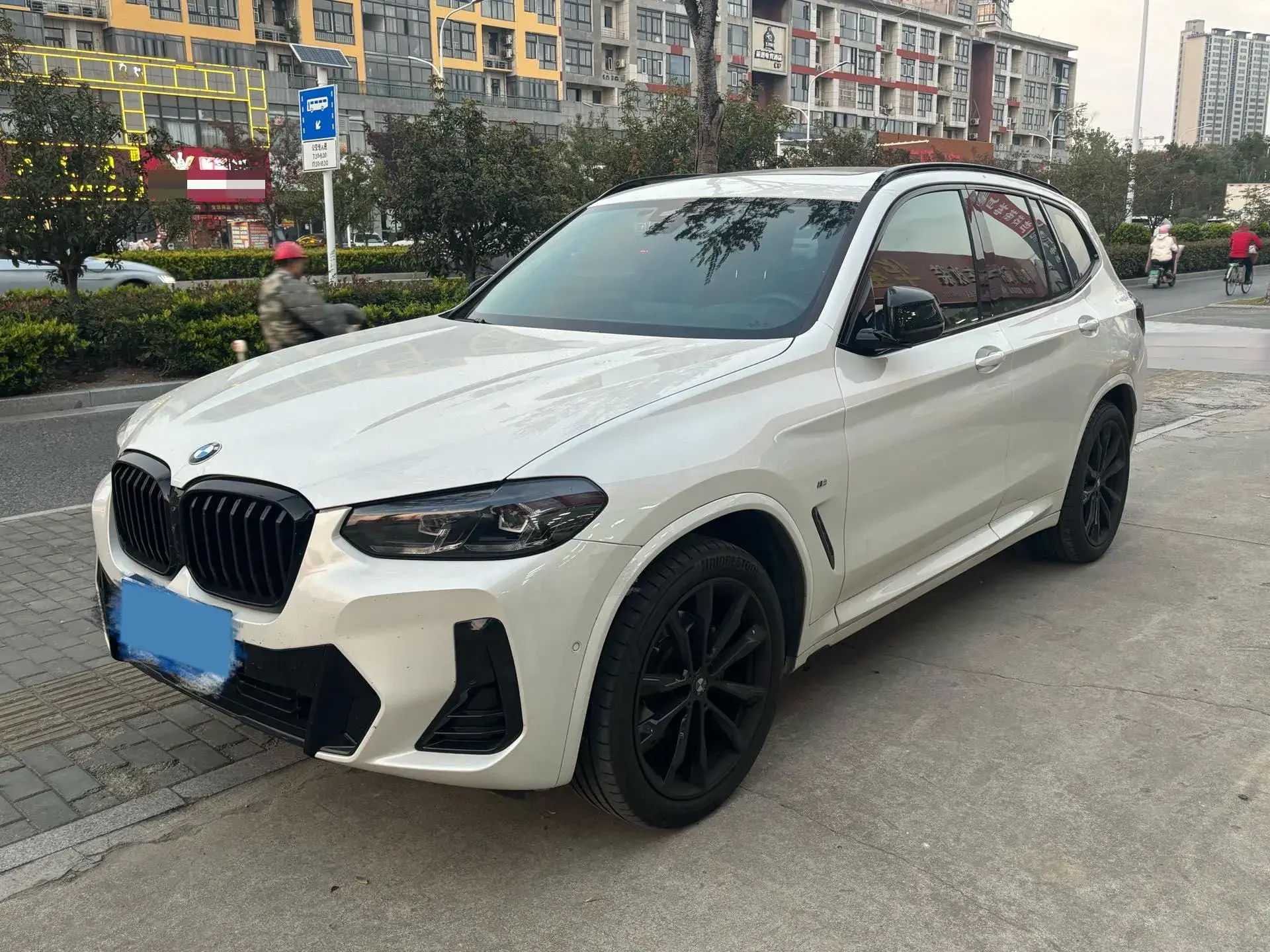 2022 BMW X3 view 1