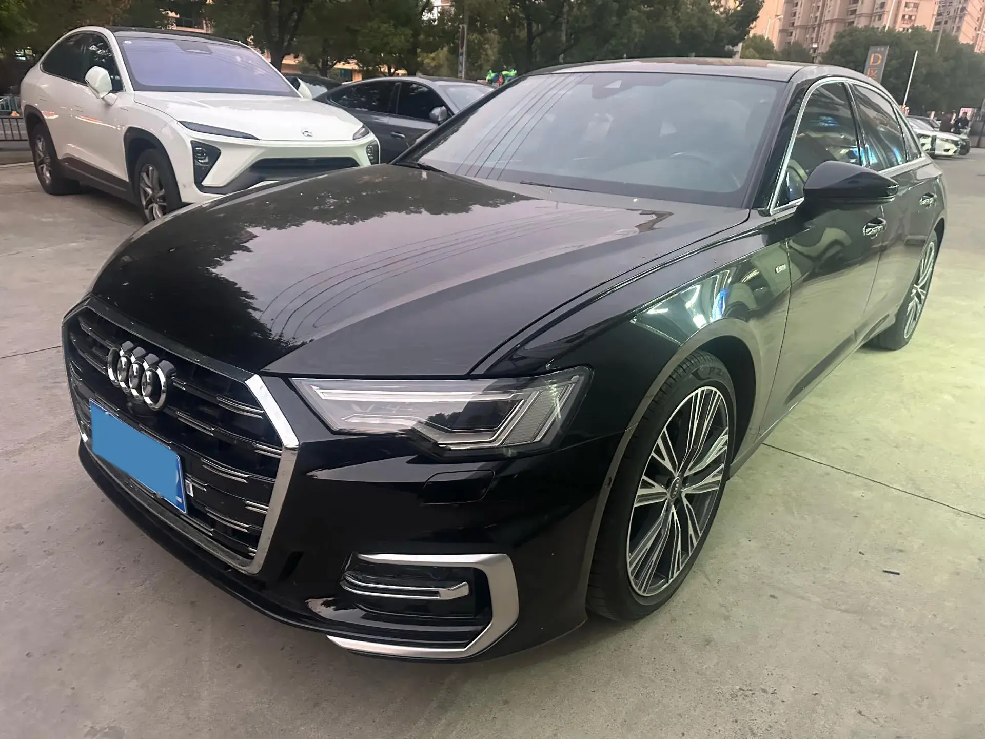 2023 AUDI A6L view 1