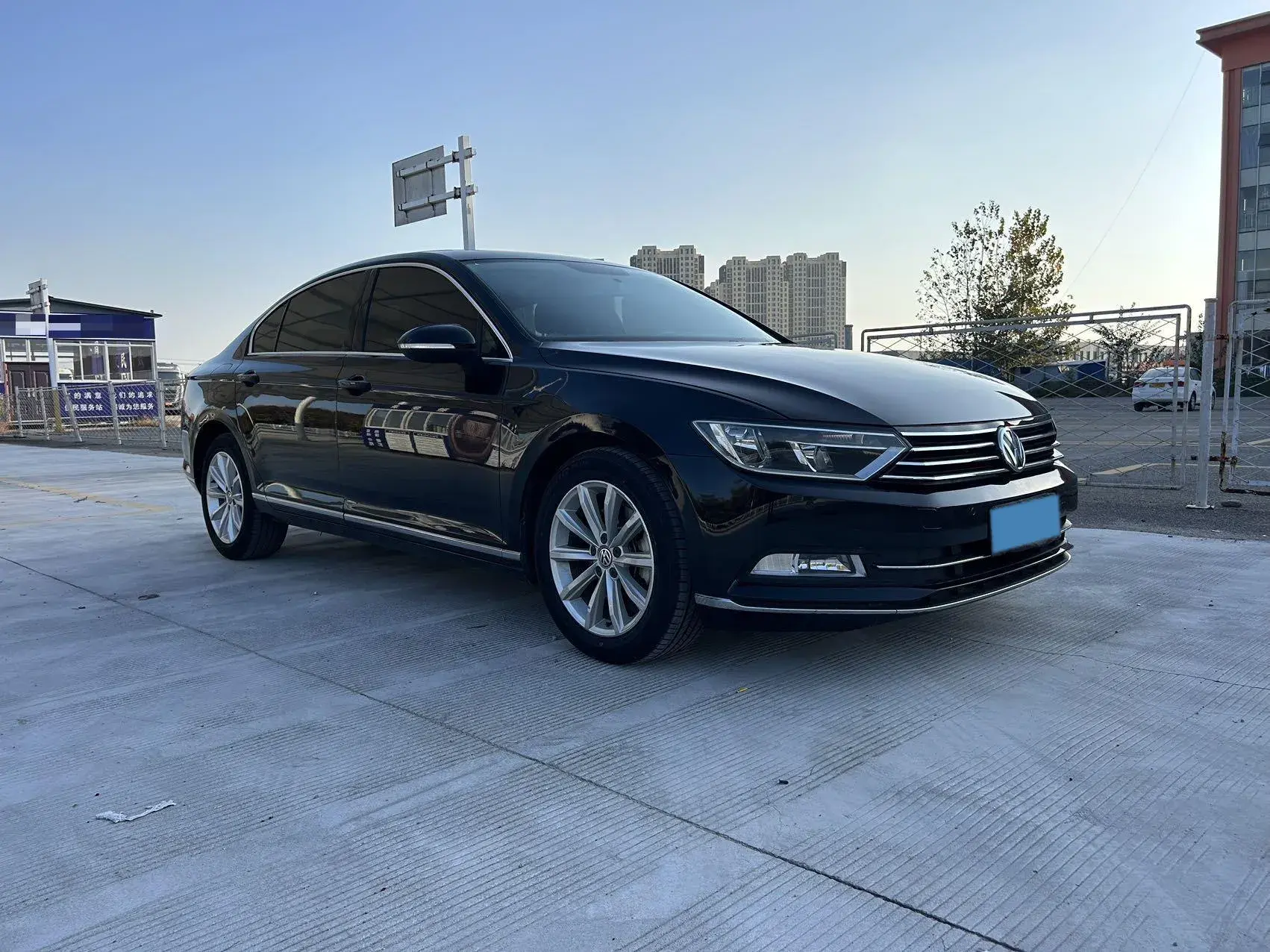 2018 VOLKSWAGEN MAGOTAN thumbnail 3