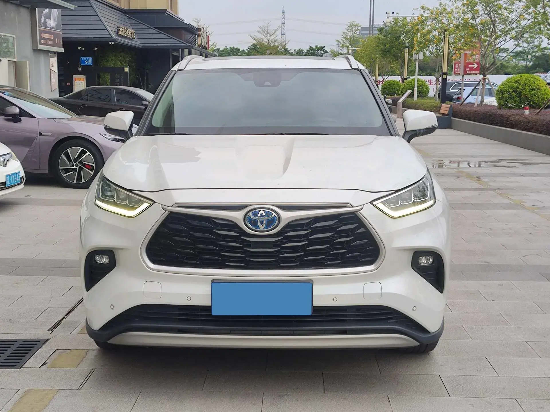 2022 TOYOTA HIGHLANDER thumbnail 2