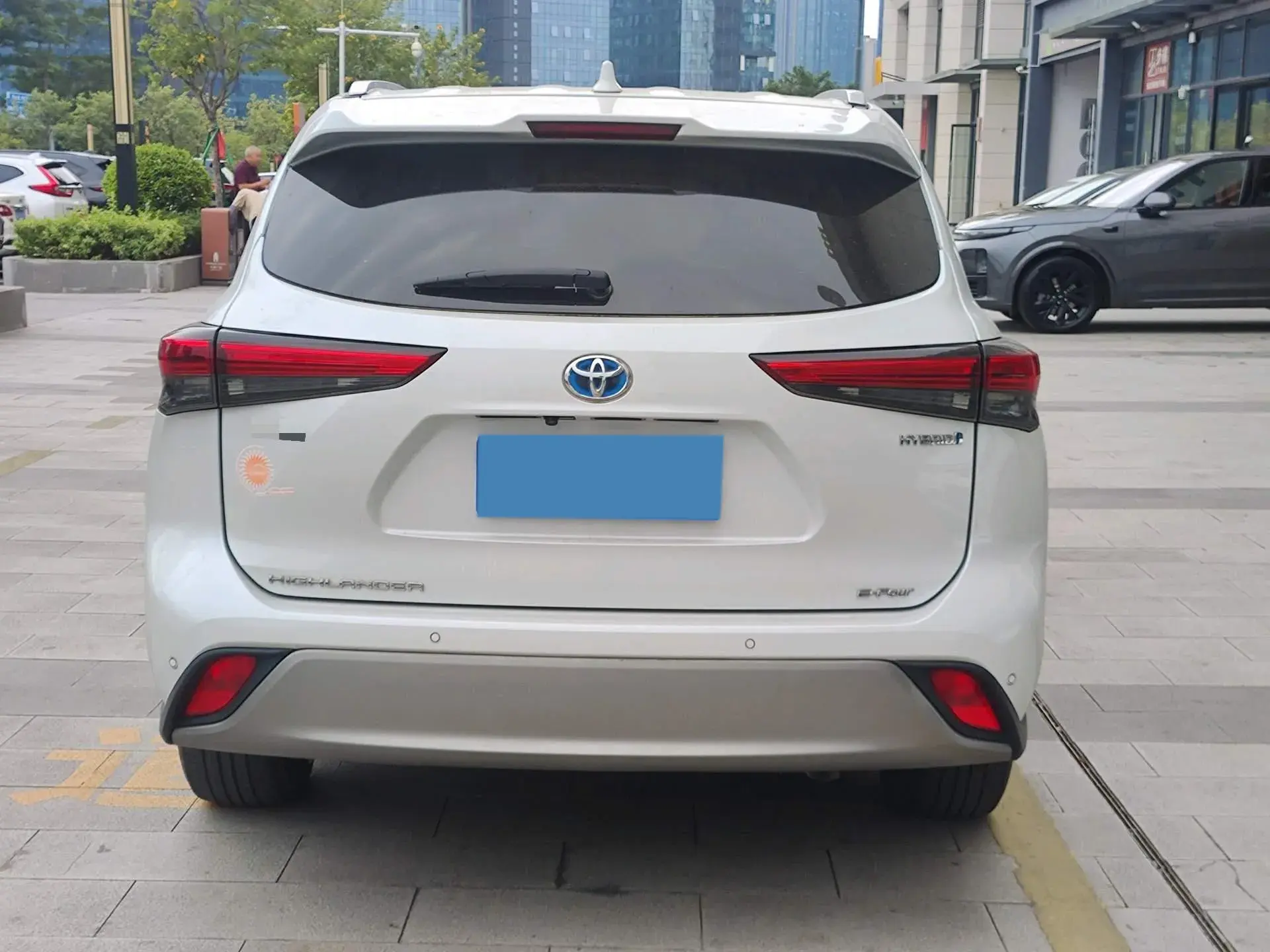 2022 TOYOTA HIGHLANDER thumbnail 4