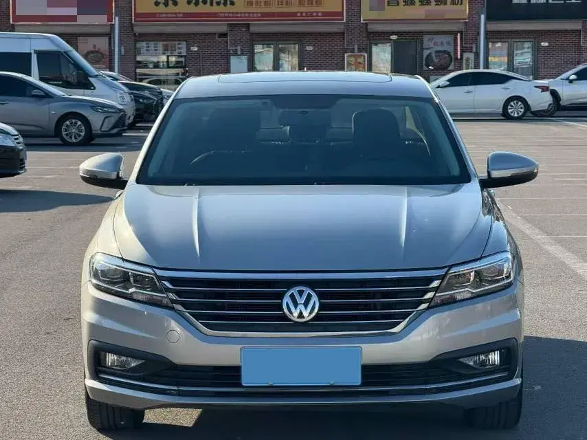 2018 VOLKSWAGEN LAVIDA thumbnail 2