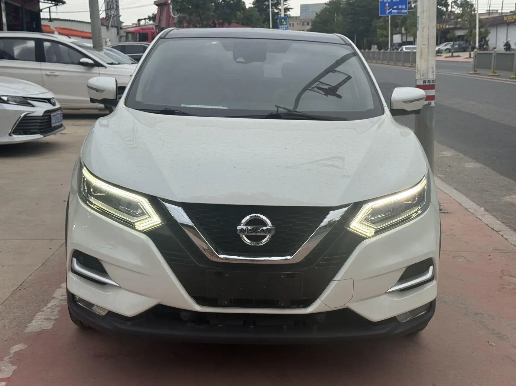 2021 NISSAN QASHQAI thumbnail 2