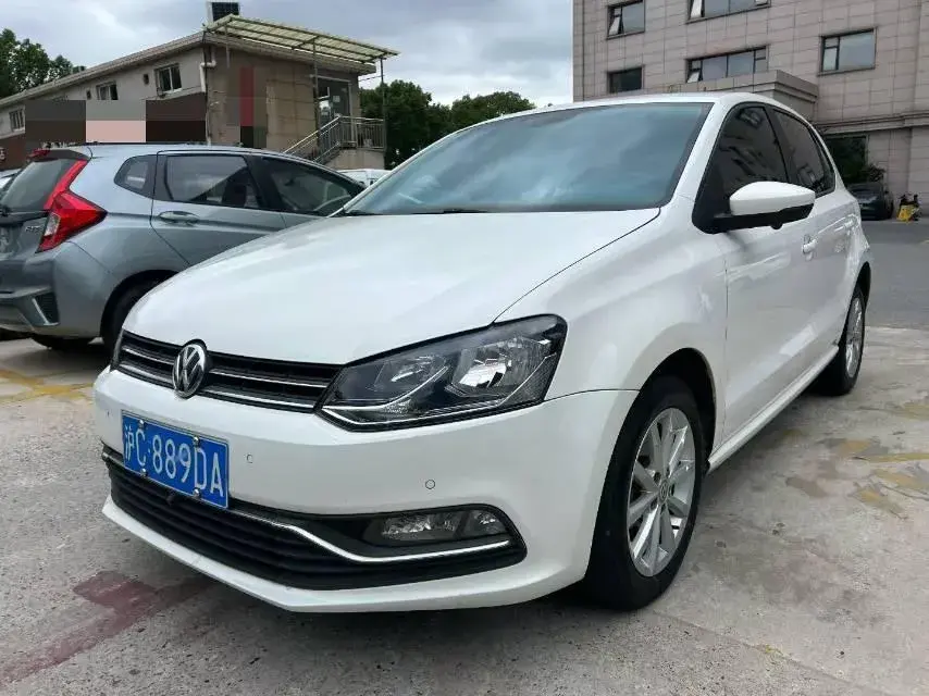 2018 VOLKSWAGEN POLO view 1