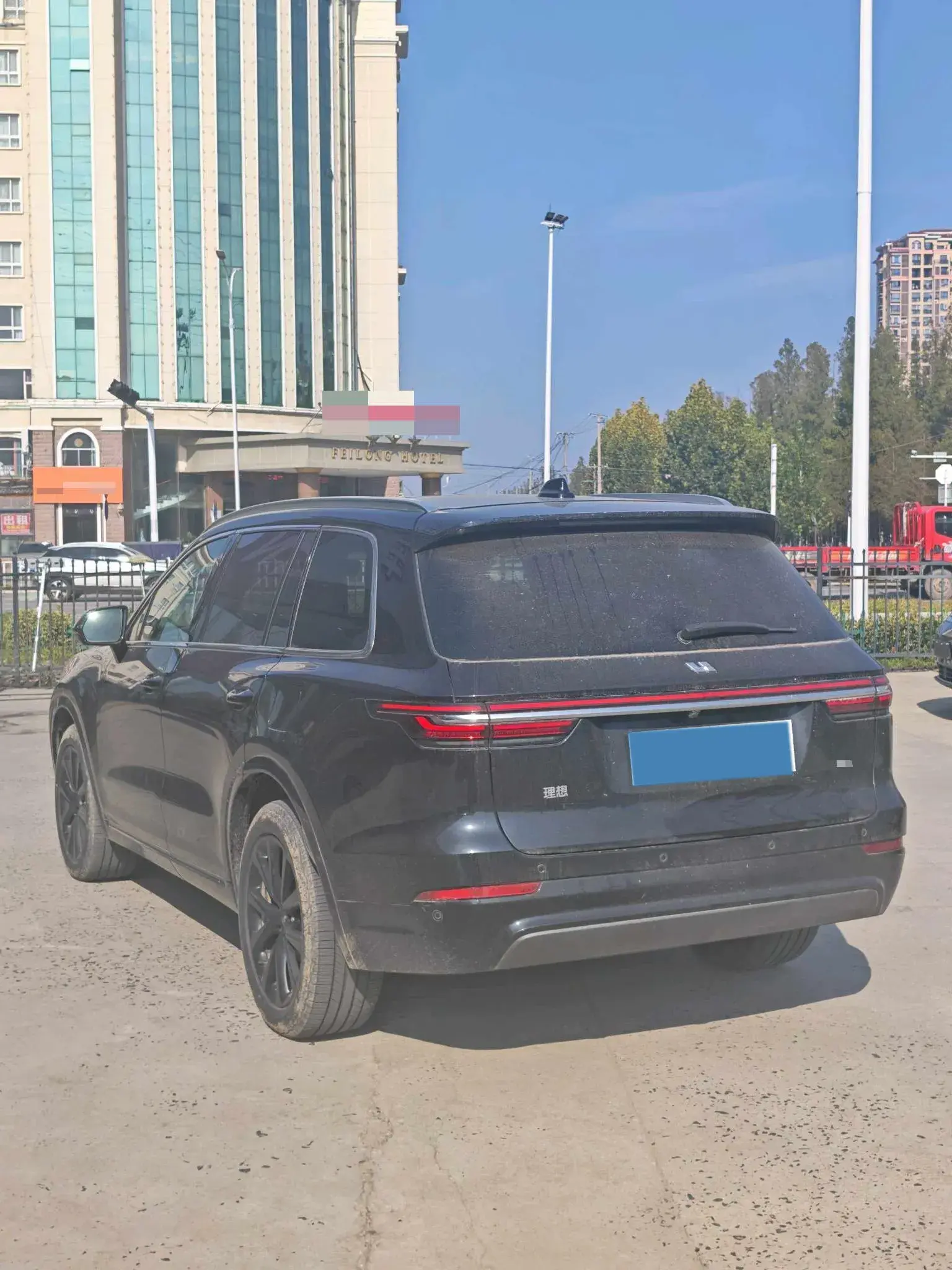 2020 LI ONE thumbnail 3