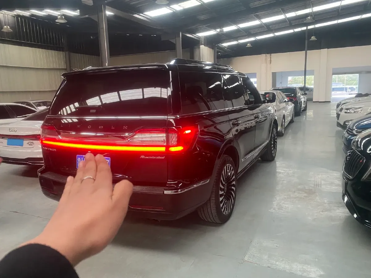 2020 Lincoln Navigator 3.5T 388HP V6 10AT,autocango,china used car exporter,china ev exporter,chinese used car exporter,chinese used ev exporter