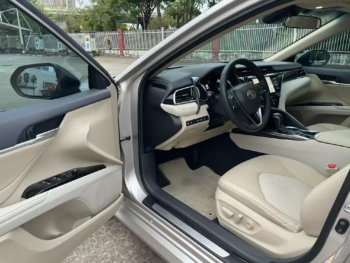 2018 Toyota Camry 2.5L 209HP L4 8AT,autocango,china used car exporter,china ev exporter,chinese used car exporter,chinese used ev exporter