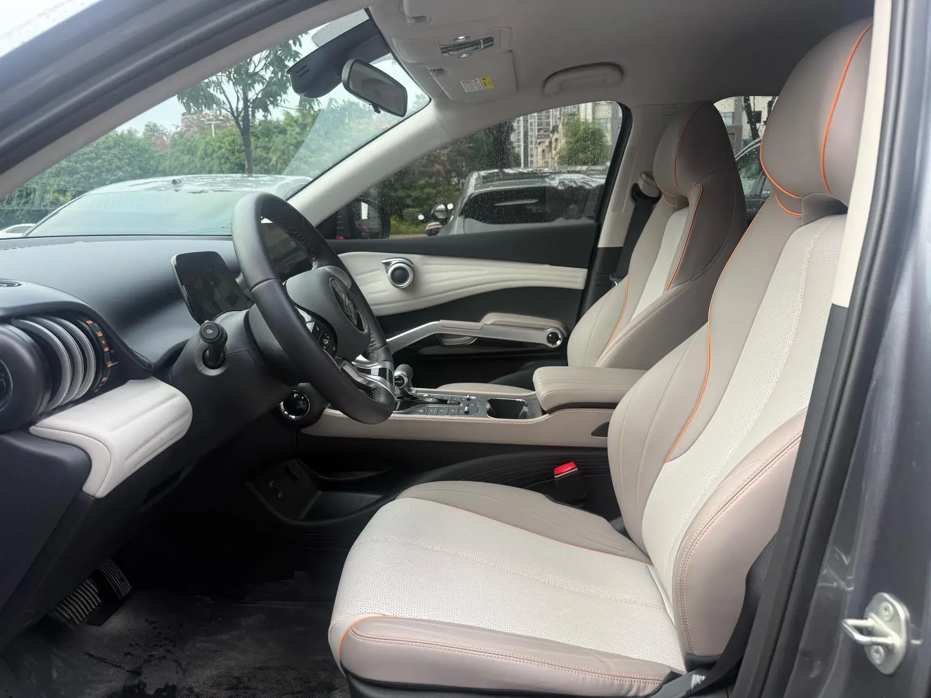 2023 BYD YUAN thumbnail 3