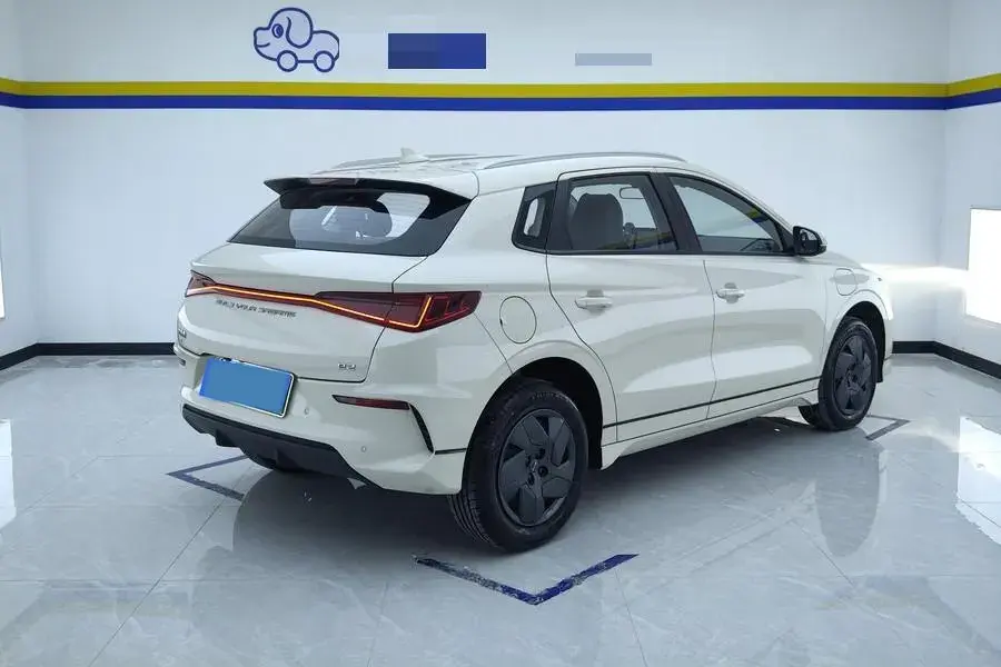 2023 BYD E2 thumbnail 2