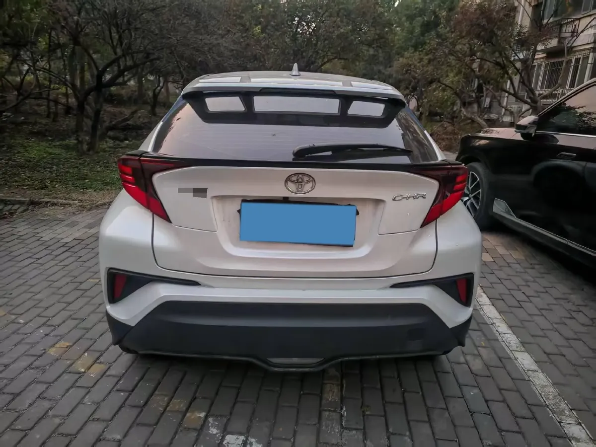 2022 Toyota C-HR 2.0L 171HP L4 CVT,autocango,china used car exporter,china ev exporter,chinese used car exporter,chinese used ev exporter