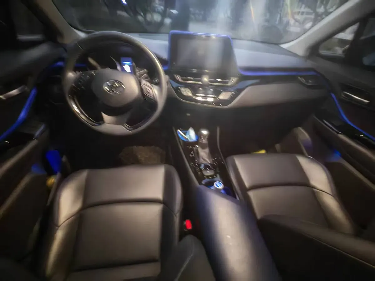 2022 Toyota C-HR 2.0L 171HP L4 CVT,autocango,china used car exporter,china ev exporter,chinese used car exporter,chinese used ev exporter