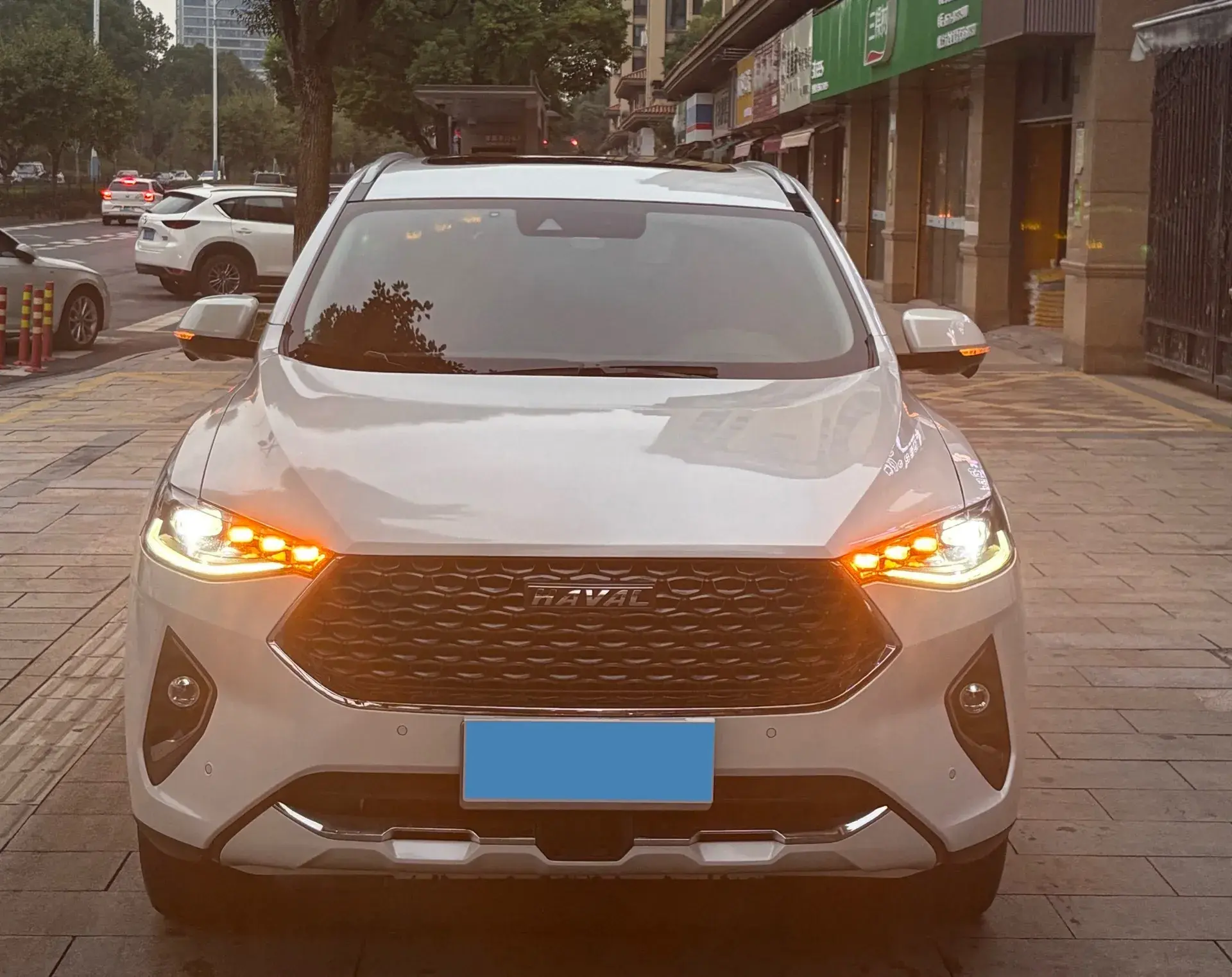 2020 HAVAL F7 thumbnail 2
