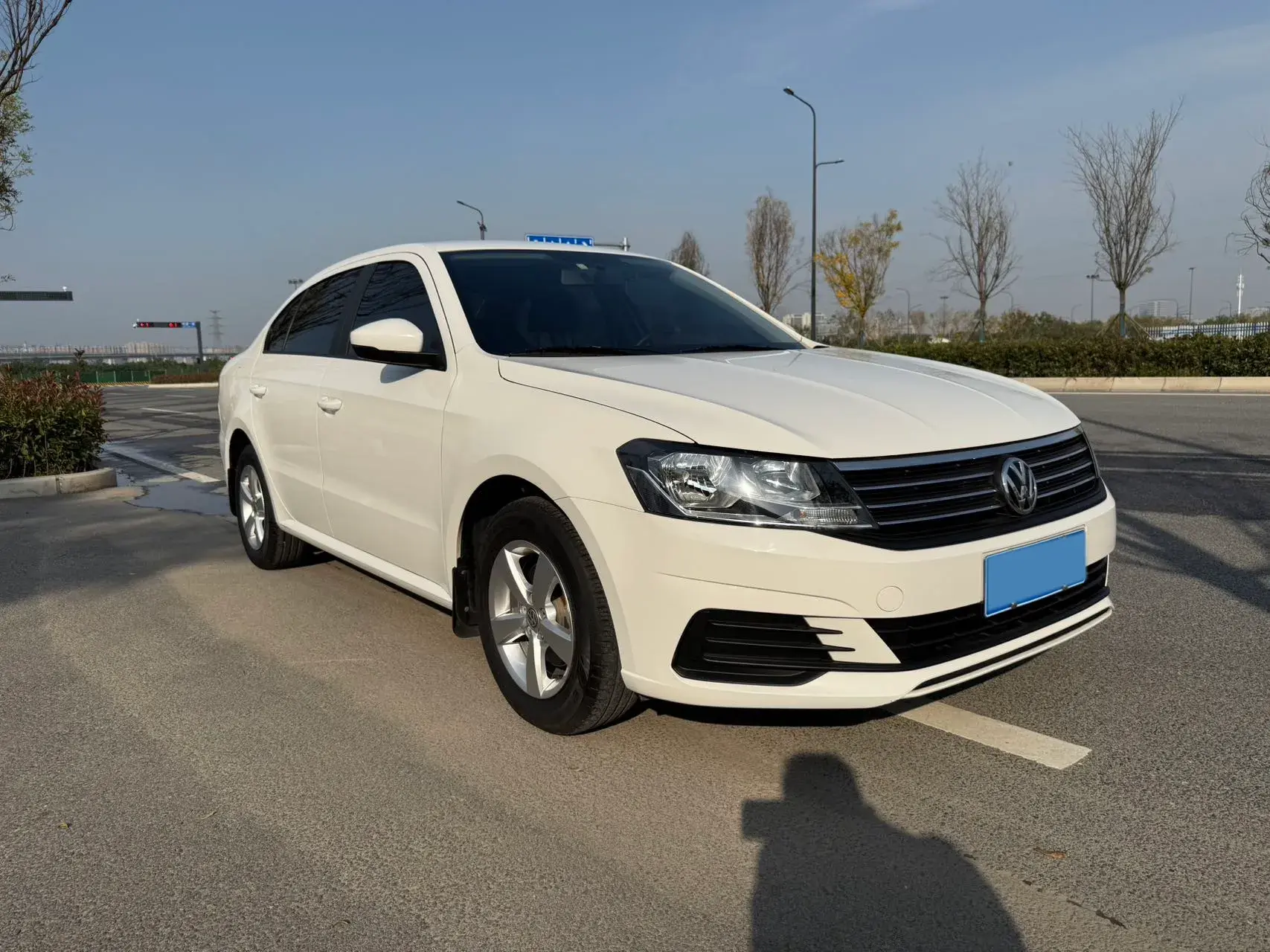 2019 VOLKSWAGEN LAVIDA thumbnail 3