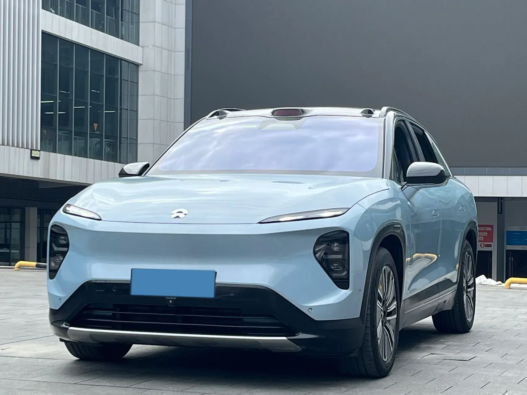 2022 NIO ES7 view 1