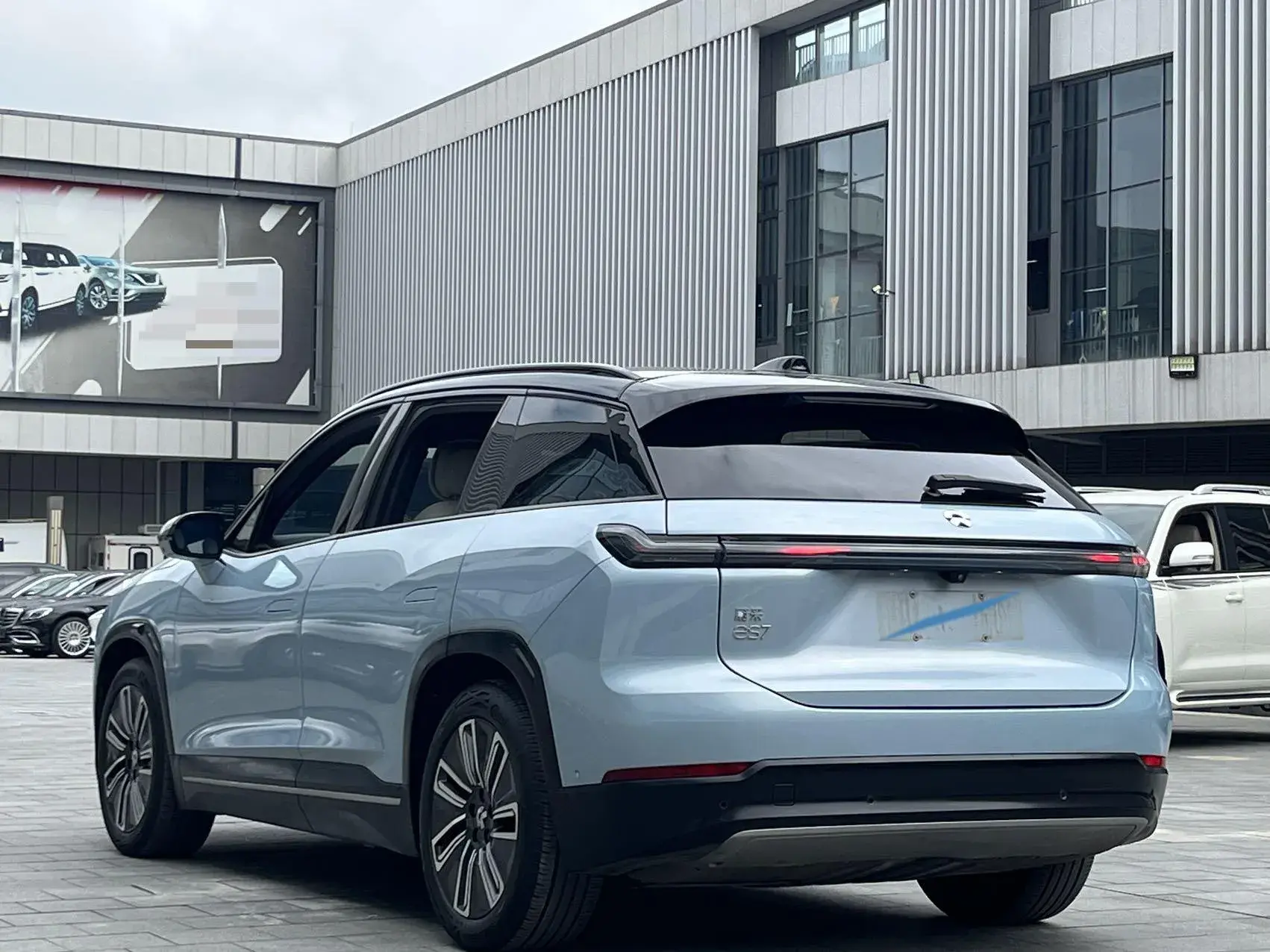 2022 NIO ES7 thumbnail 3