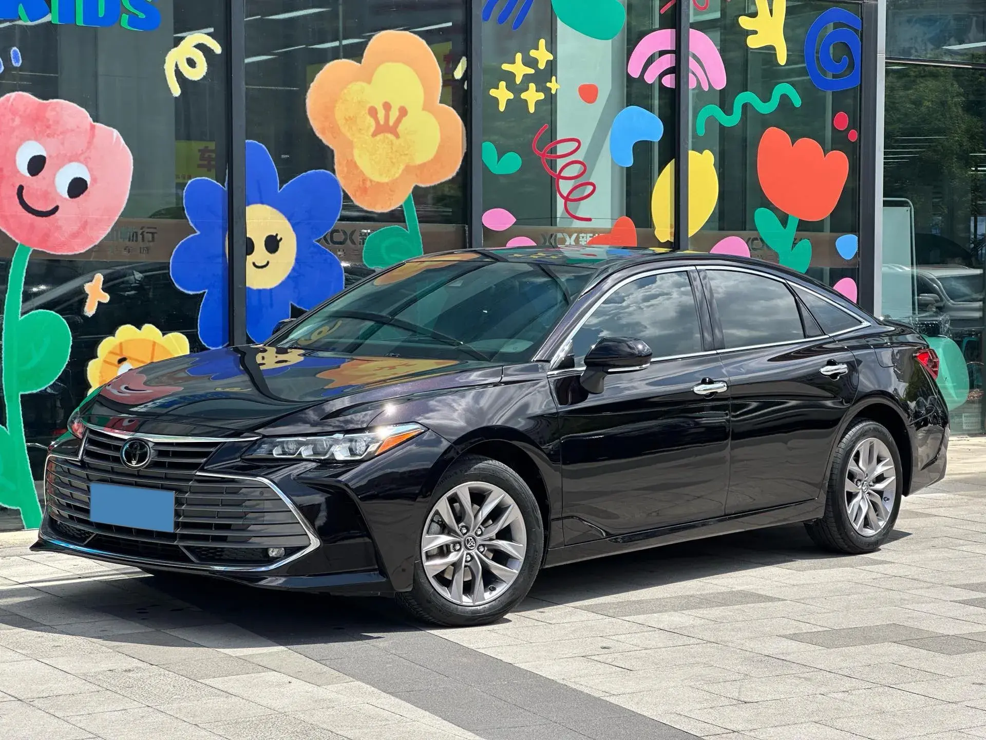 2021 TOYOTA AVALON view 1