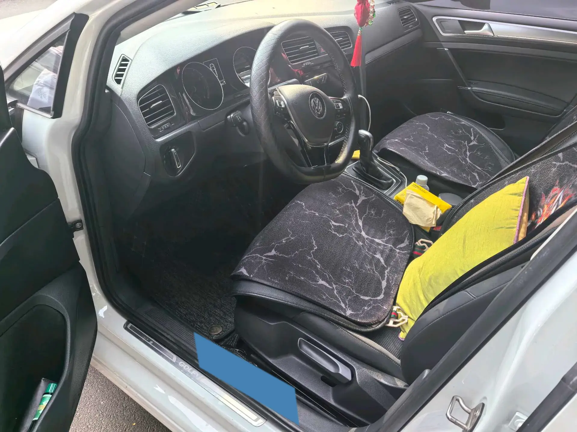 2019 VOLKSWAGEN GOLF thumbnail 3