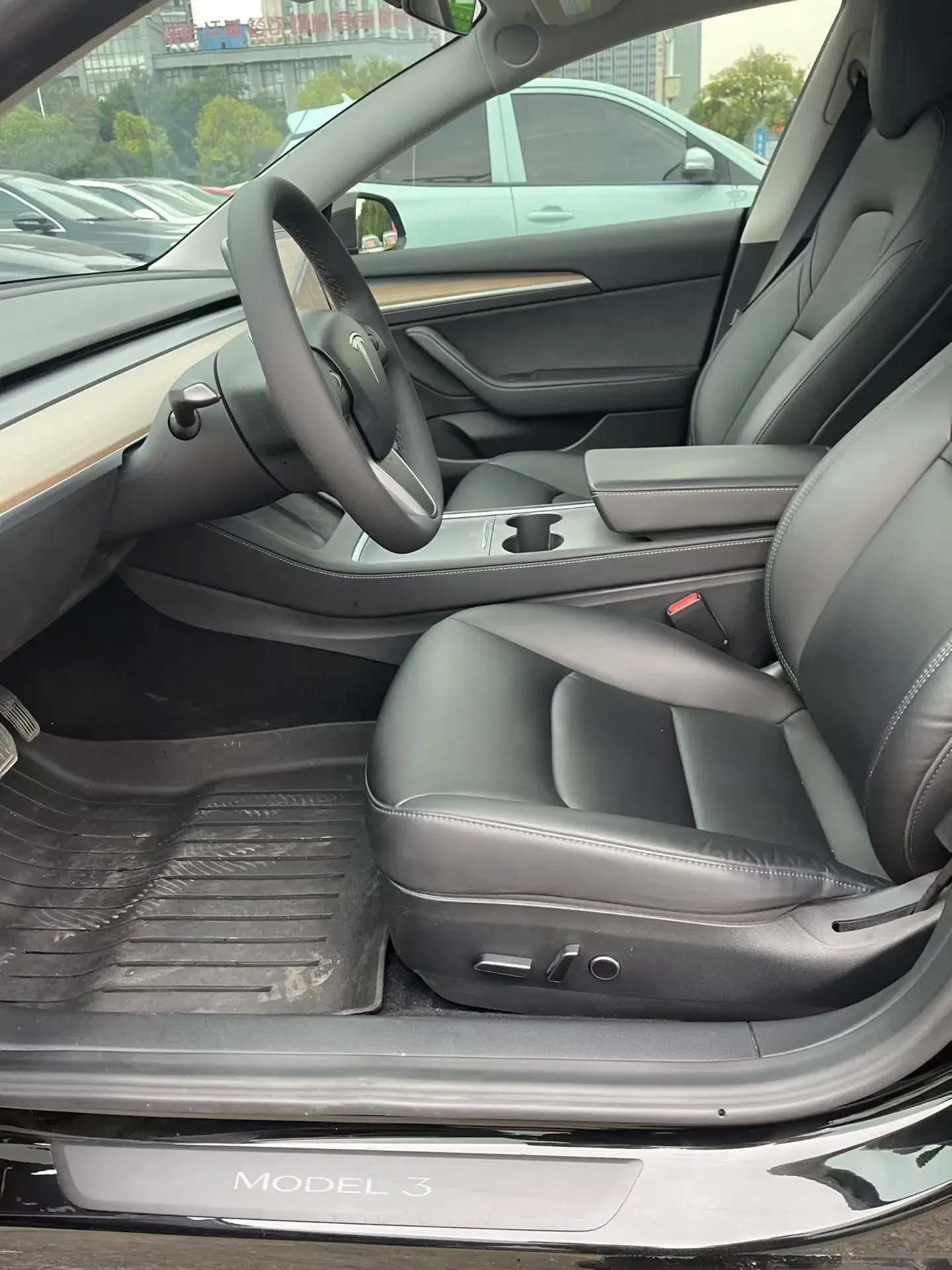 2021 TESLA MODEL thumbnail 4