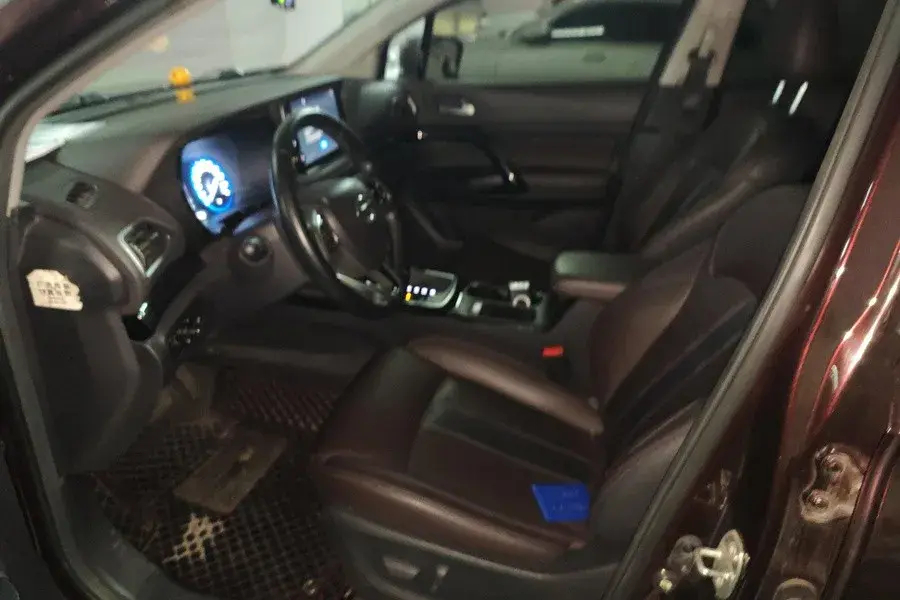 2018 GAC TRUMPCHI thumbnail 4