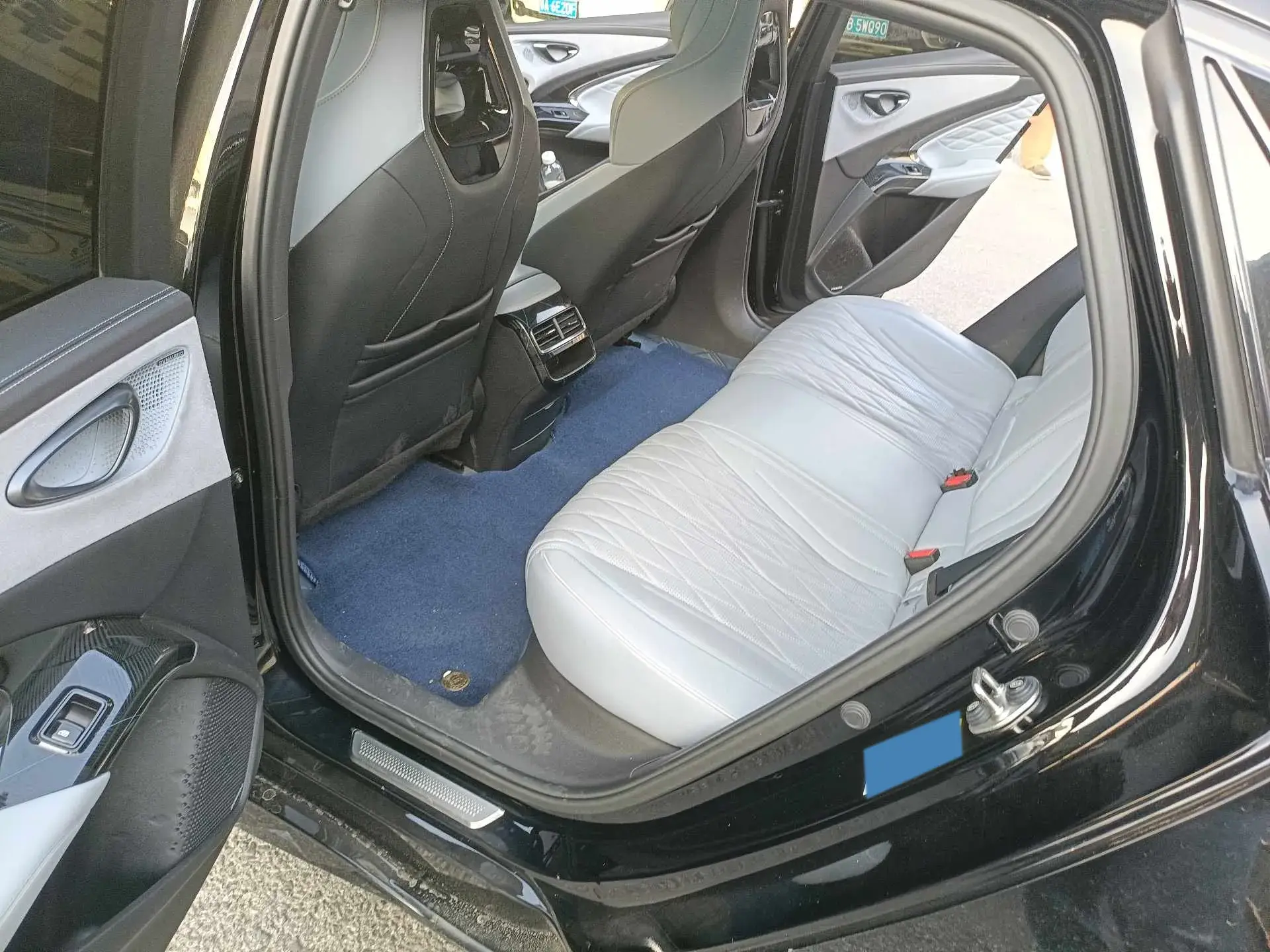 2023 BYD SEAL thumbnail 4