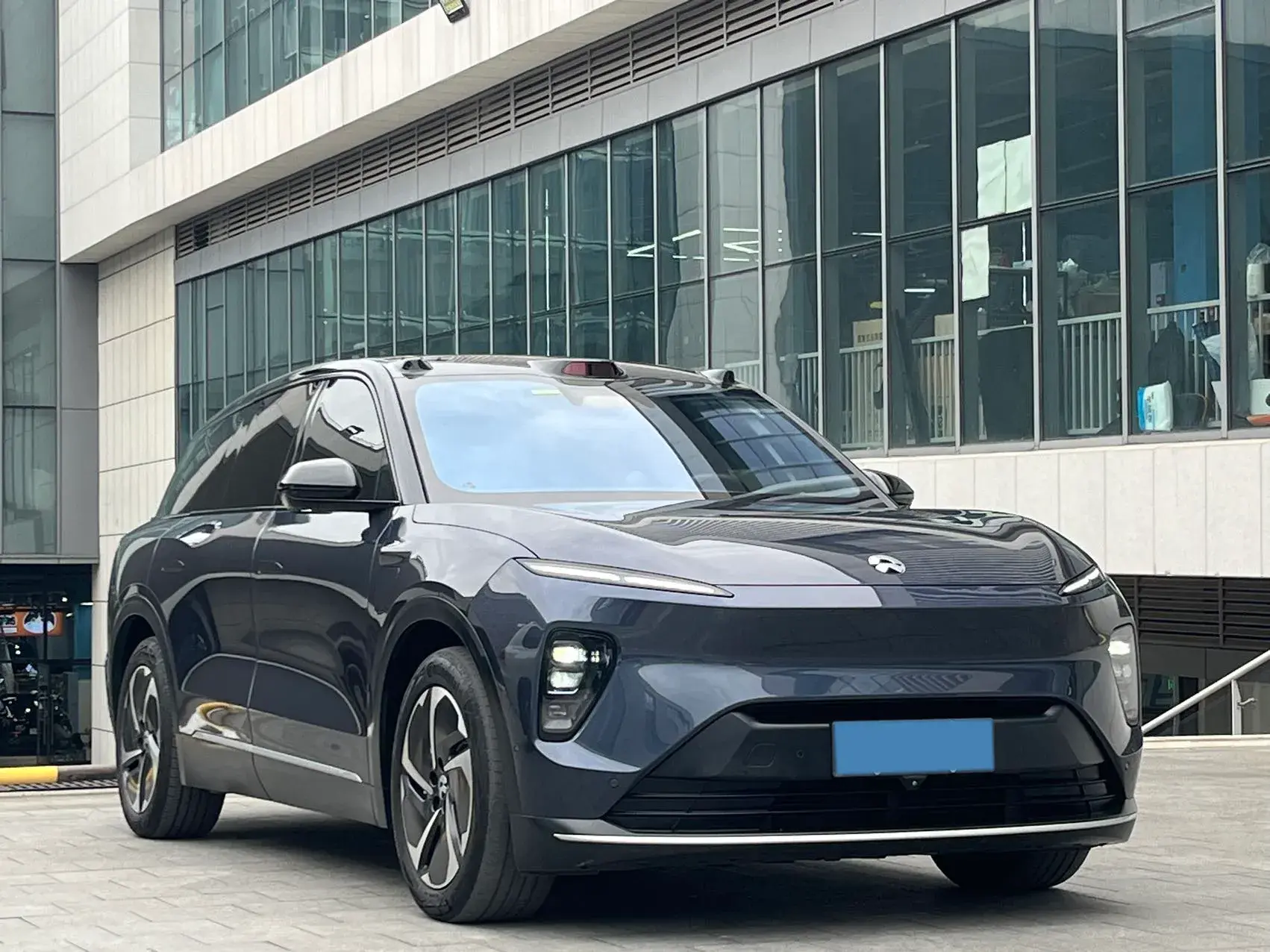 2023 NIO ES8 thumbnail 2