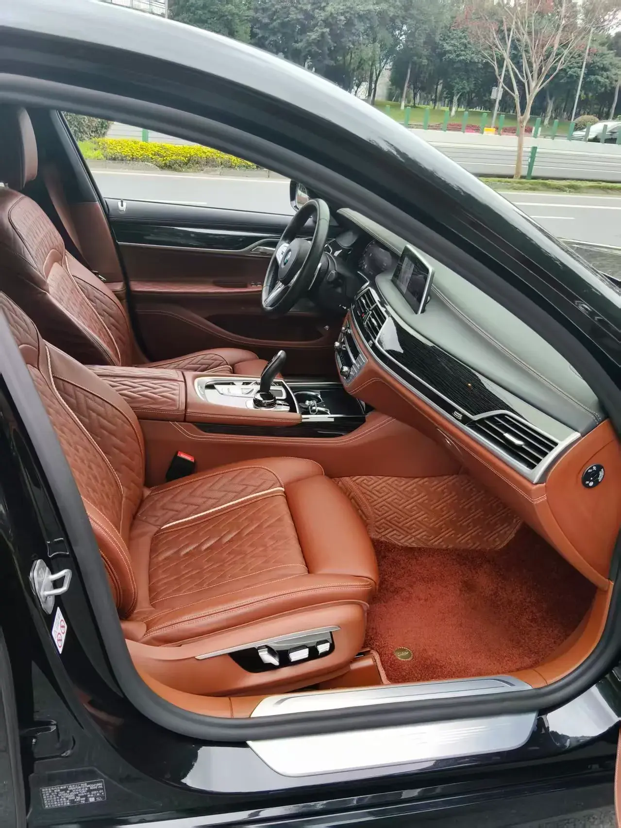 2019 BMW 7 thumbnail 3