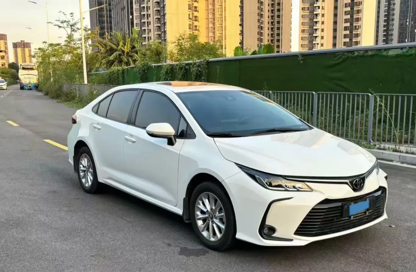 2022 TOYOTA COROLLA thumbnail 3