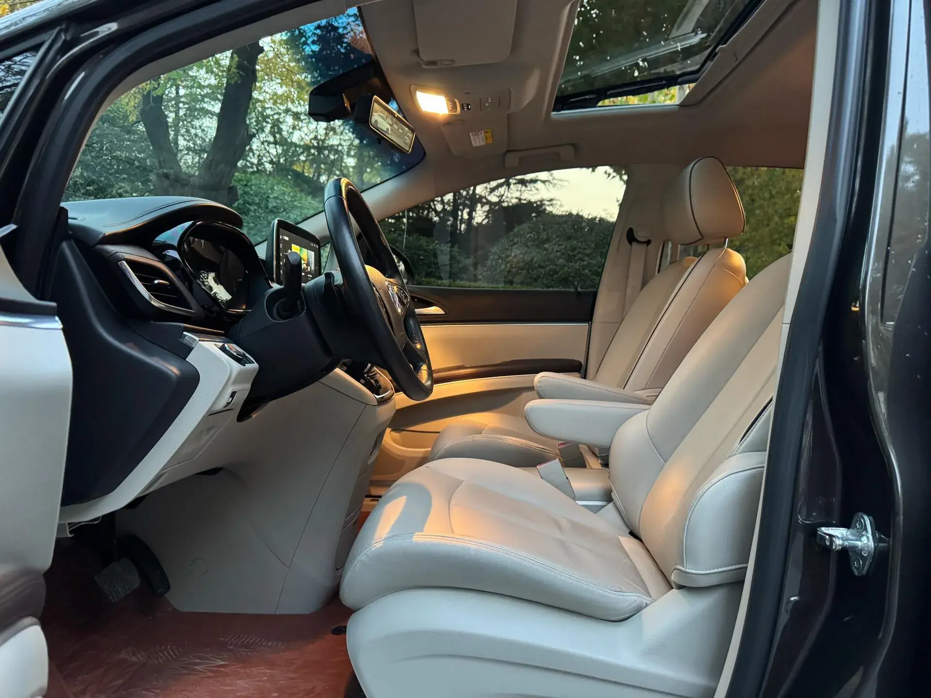 2021 BUICK GL8 thumbnail 4