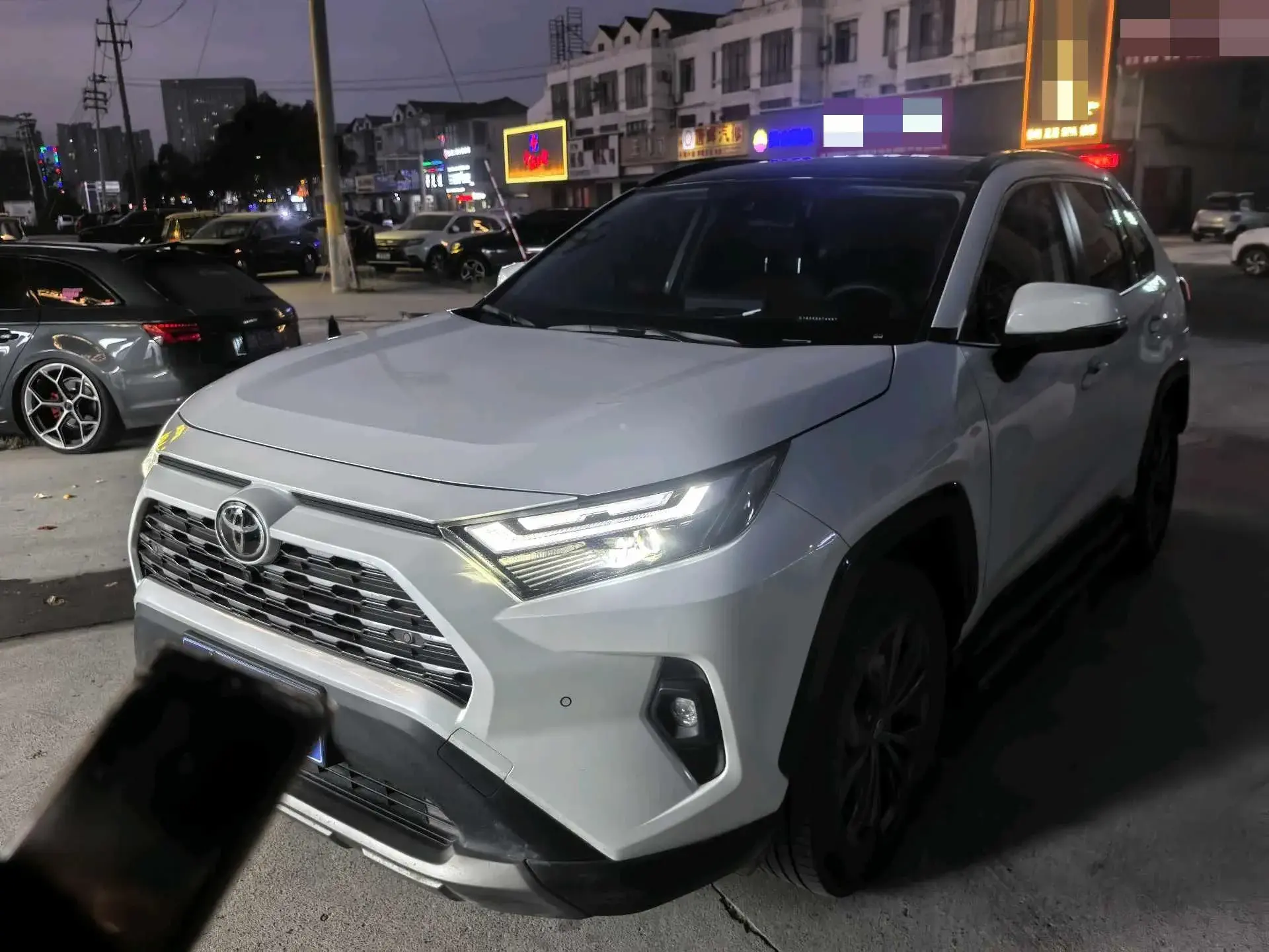 2024 TOYOTA RAV4 view 1