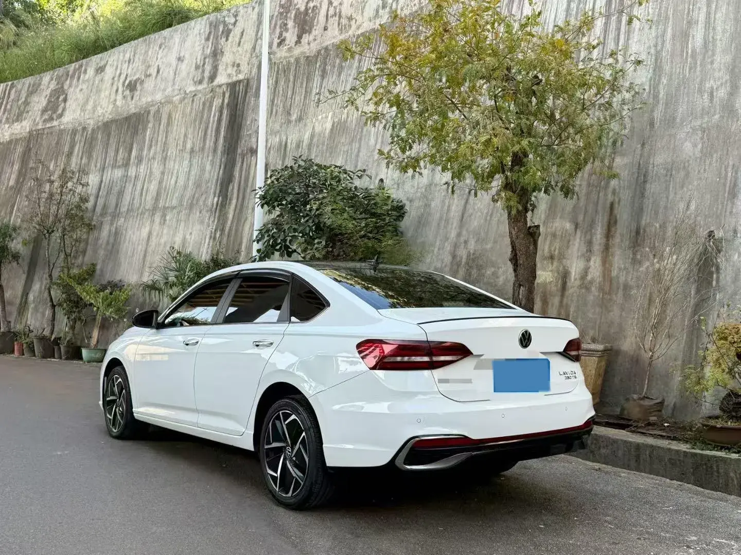 2023 VOLKSWAGEN LAVIDA thumbnail 4