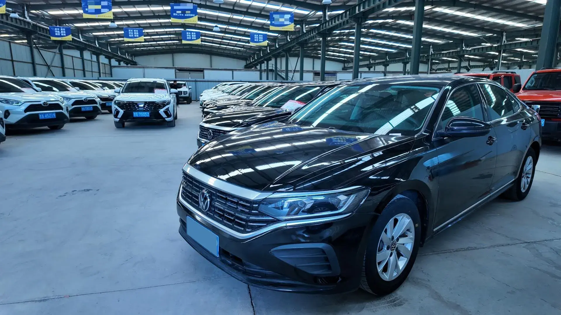 2022 VOLKSWAGEN PASSAT view 1