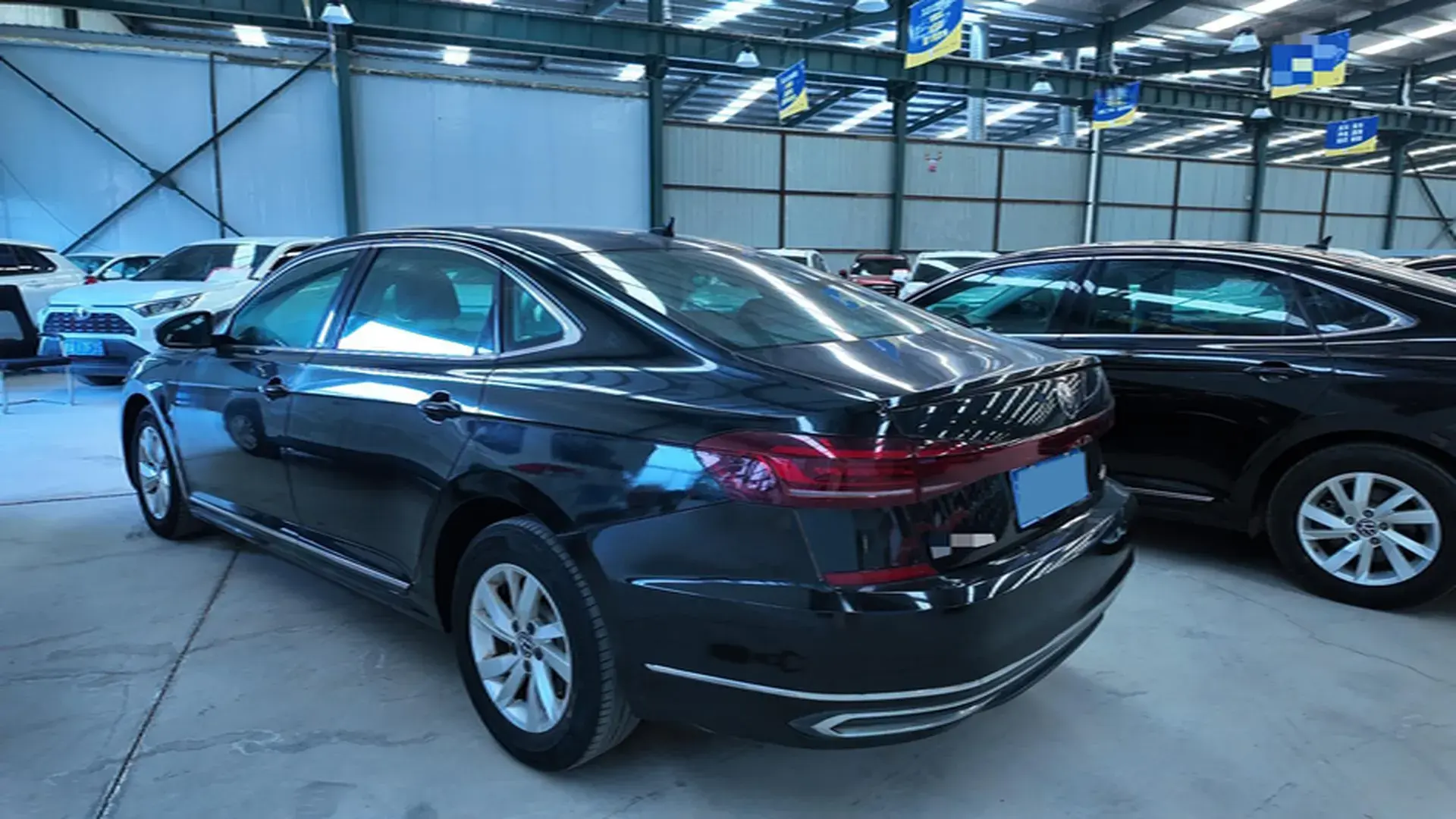 2022 VOLKSWAGEN PASSAT thumbnail 4